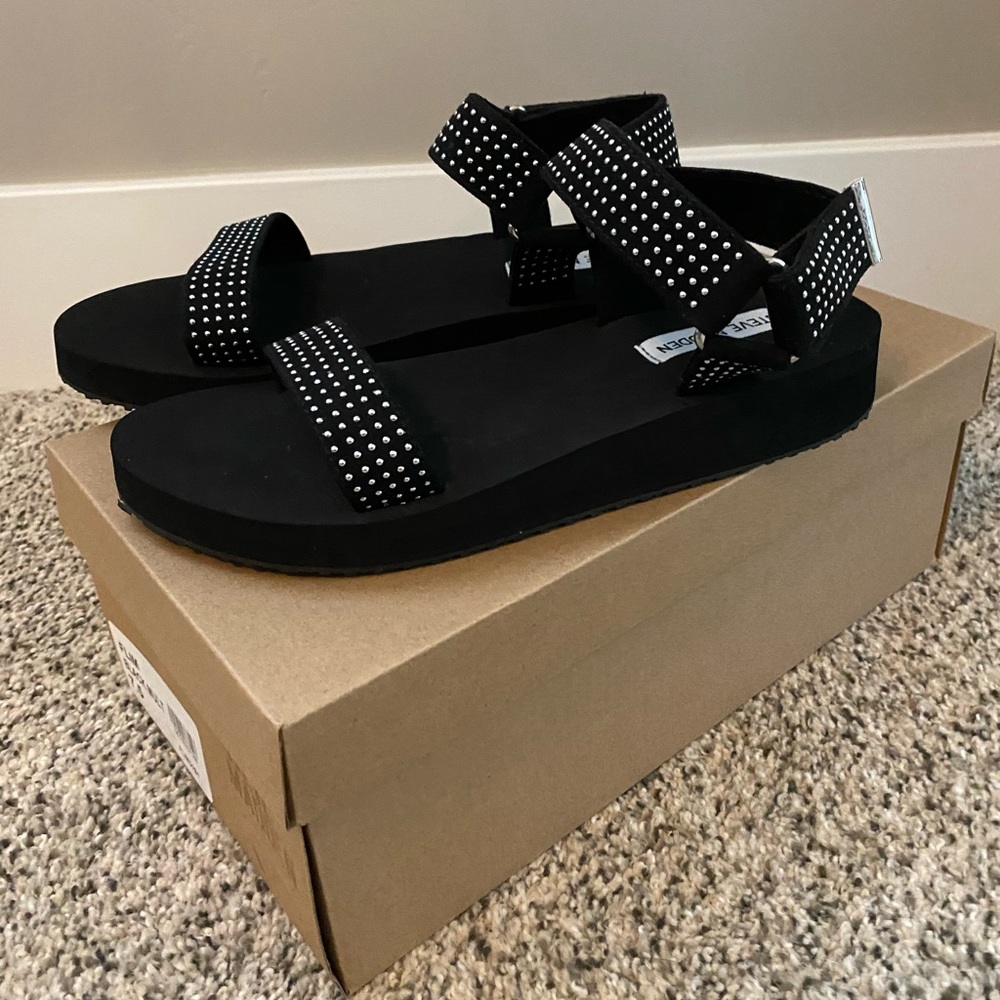 New Steve Madden Flim Black Sandals Size 7.5